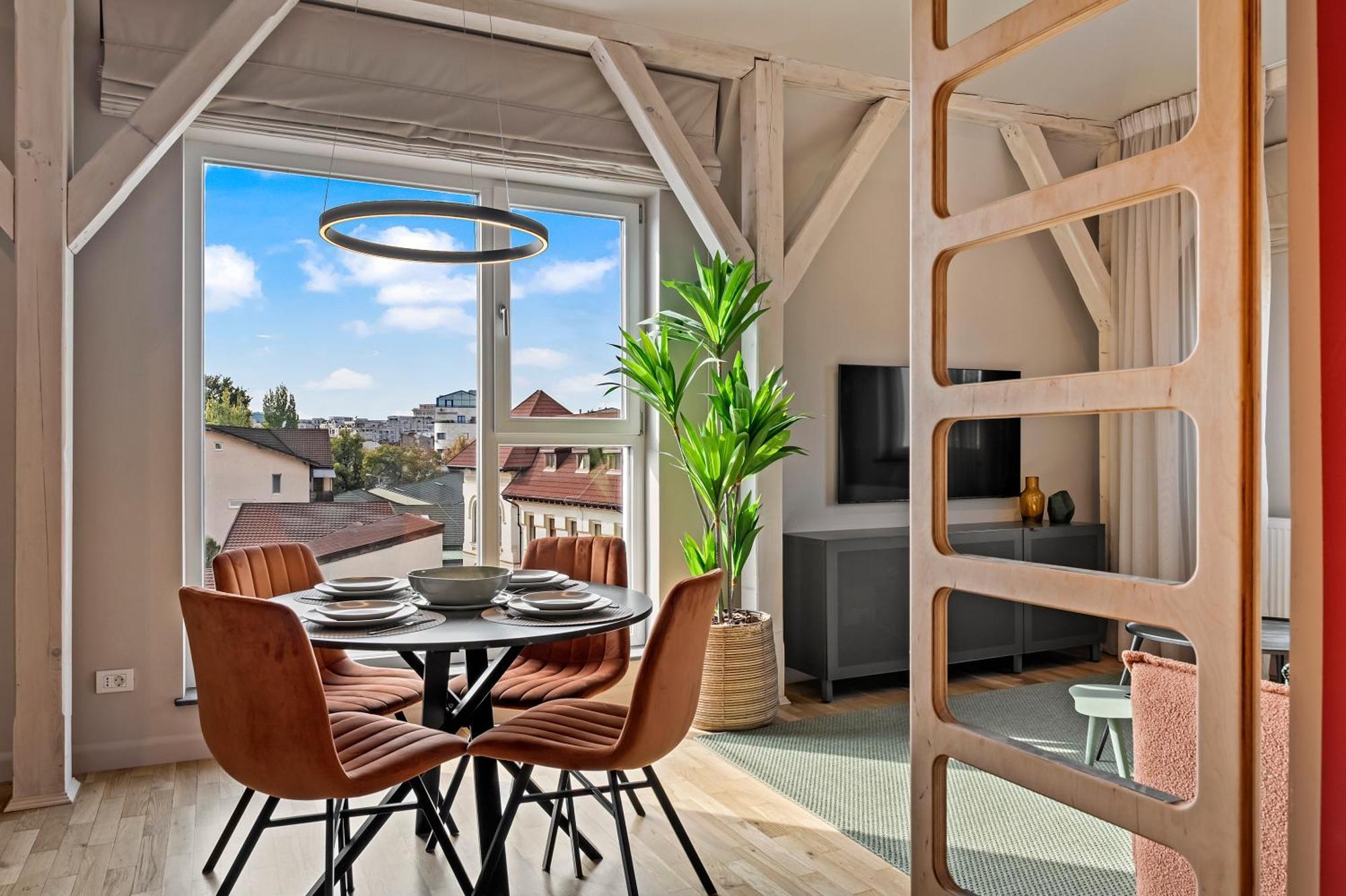 Ultra - Unirii & Old Town Apartment *