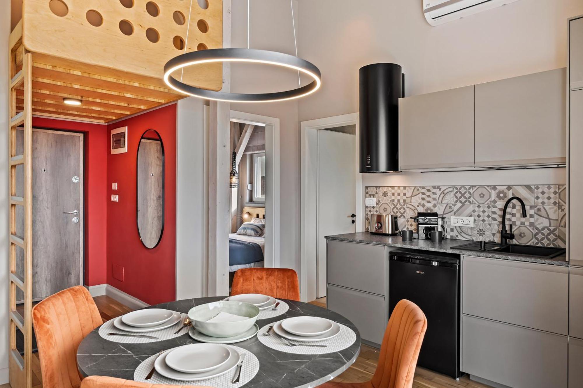 Ultra - Unirii & Old Town Apartment *