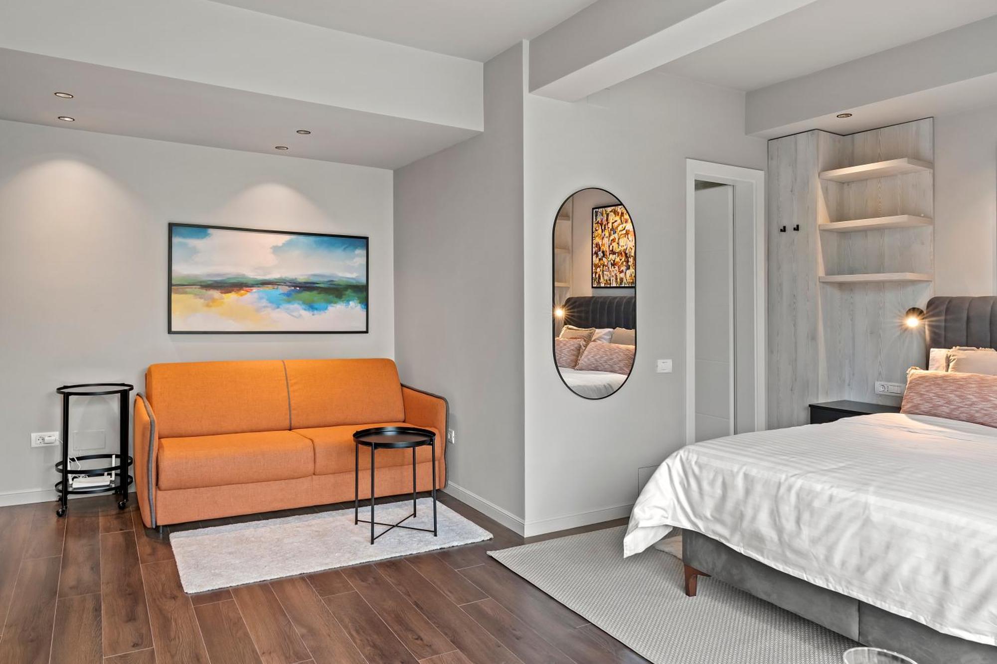 Ultra - Unirii & Old Town Apartment